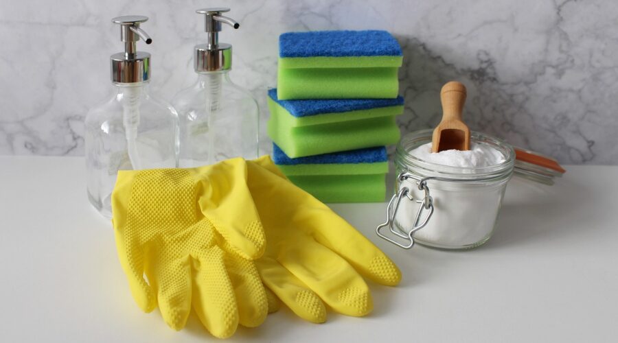 Faites briller vos salles de bains : Tutoriel de nettoyage pour une propreté éclatante !
